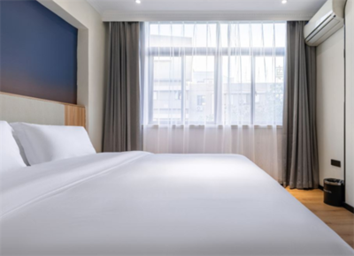 隨易住途客中國酒店系途客中國Hotel龍港市龍躍路店,點(diǎn)亮秋日